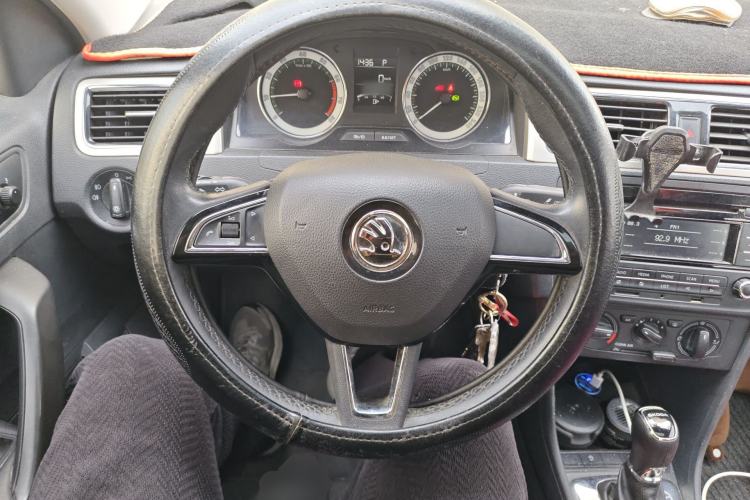 Used Skoda Rapid 2019 1.5L Automatic Comfort Edition China VI Standard Steering Wheel