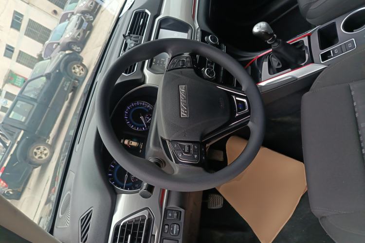 Used Haval H2 2018 Chuanxiang Edition Blue Badge 1.5T Manual Two-Wheel Drive Fashionable Model

