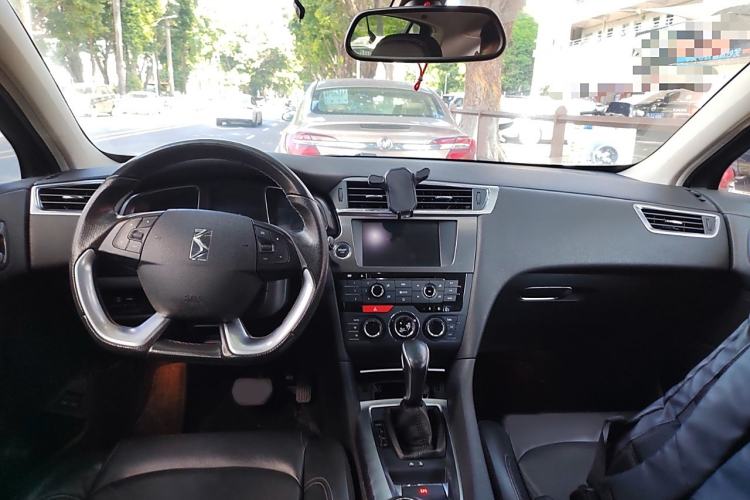 Used DS 6 2016 1.6T Luxury Edition THP160