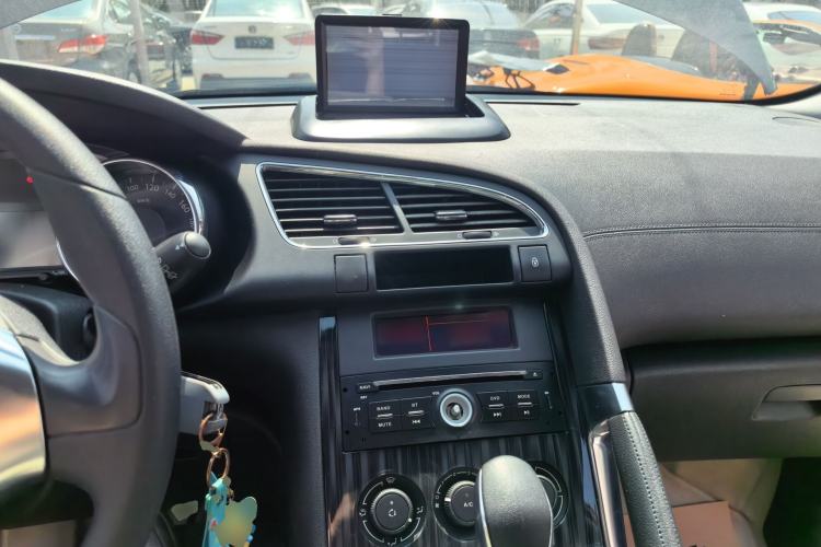 Used Peugeot 3008 2015 2.0L Automatic Classic Edition
