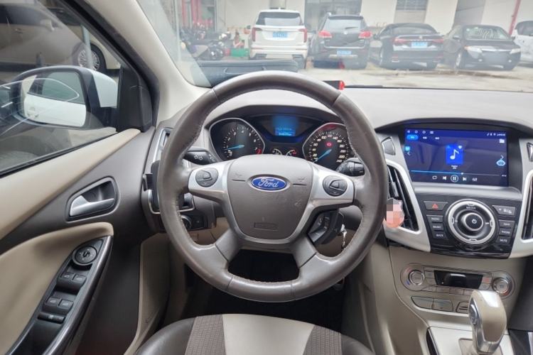 Used Ford Focus 2012 Hatchback 1.6L Automatic Fashion Edition