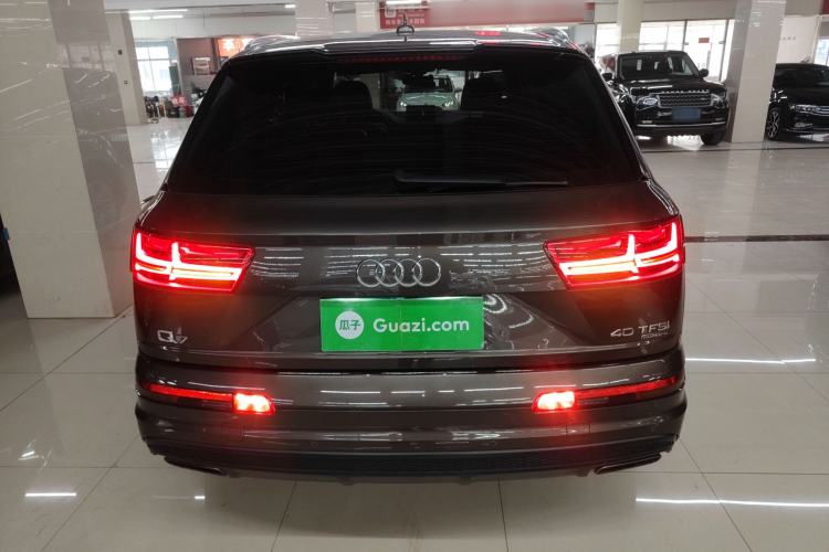 Used Audi Q7 2018 40 TFSI Comfort Model