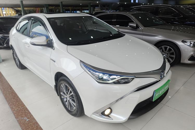 Used Toyota Levin 2016 Dual-Engine 1.8H GS E-CVT Elite Model with Sunroof Front Right 45 Deg
