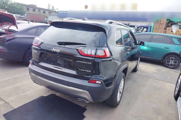 Used Jeep Cherokee 2019 2.0T Two-Wheel Drive Smart Enjoyment Version China V