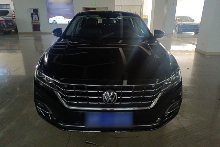 Used Volkswagen Passat 2019 330TSI Elite Edition China VI Front