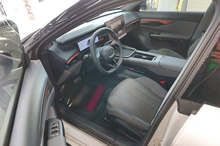 Used Lynk & Co 07 2024 EM-P 126 Long-Range Ultra
