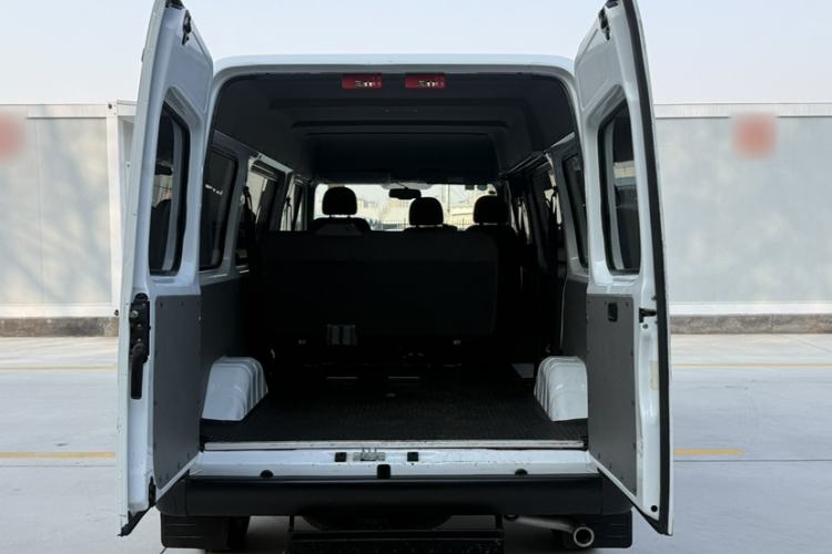 Used JMC Transit 2019 2.8T Commercial Version Short Wheelbase Mid-Roof 6-Seater China VI JX493 Trunk