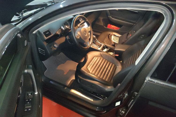 Used Volkswagen Magotan 2012 Revised 1.8TSI Luxury Version Driver Seat