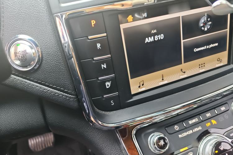 Used Lincoln Continental 2019 2.0T Two-Wheel Drive Luxury Edition China VI Standard Gear Lever