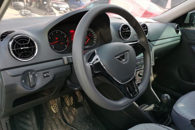 Used Jetta VA3 2024 1.5L Manual Entry-Level Version Center Console