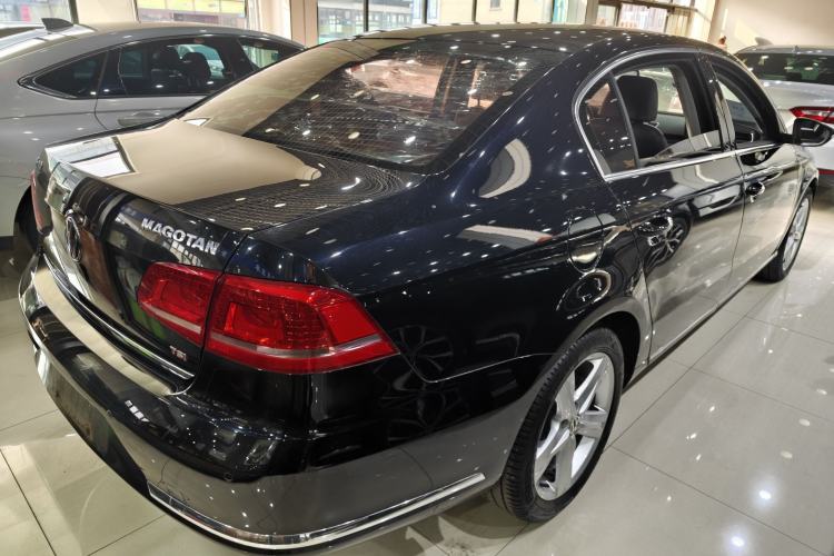 Used Volkswagen Magotan 2016 2.0 TSI Luxury Comfort Version Exterior 5