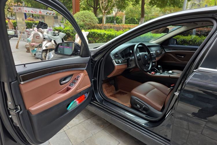 Used BMW 5 Series 2017 525Li Leading Model Interior 3