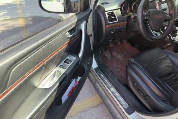 Used Haval H6 2014 Upgraded Model 1.5T Manual Two-Wheel Drive Elite Version