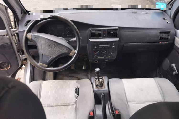 Used Wuling Rongguang 2011 1.2L Base Version
