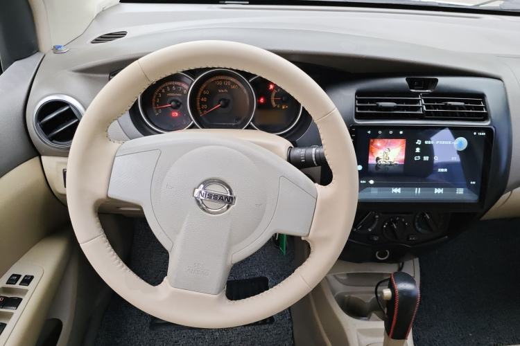 Used Nissan Livina 2007 1.6L Automatic All-Around Model Steering Wheel