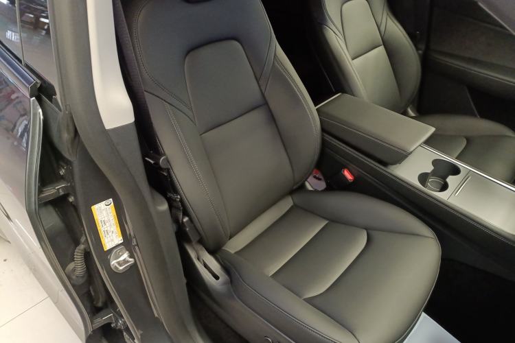 Used Tesla Model Y 2021 Long-Range All-Wheel-Drive Version 3D7
