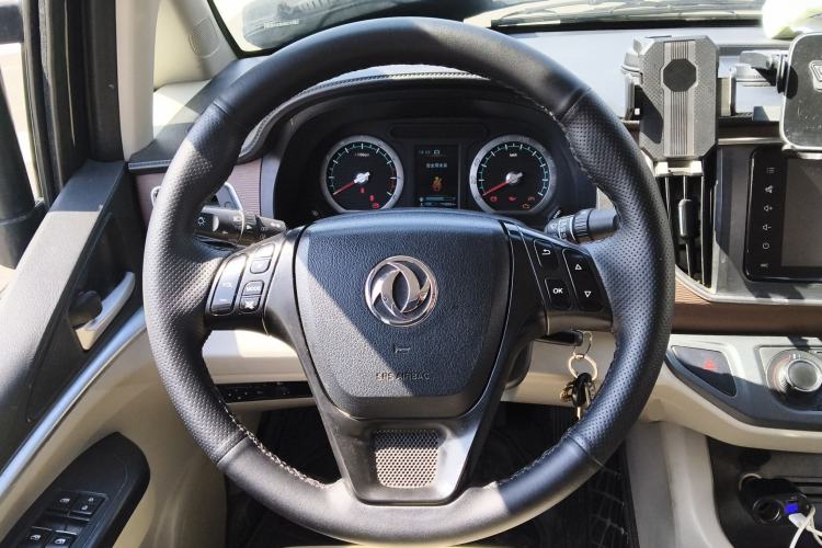 Used FORTHING Lingzhi 2020 M5L 1.6L Luxury 7-Seater
