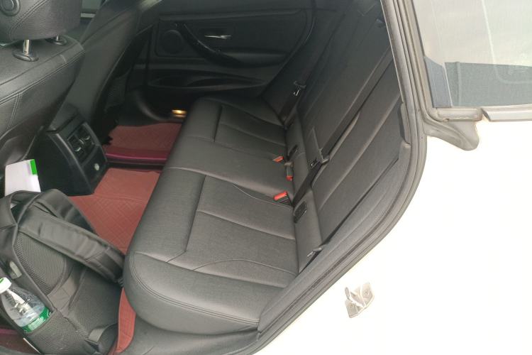 Used BMW 3 Series GT 2018 320i Sport Edition Left Rear Seat