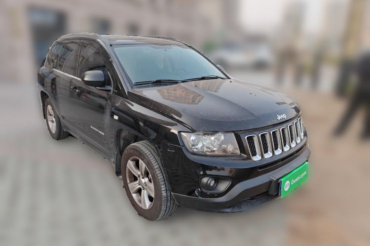 Used Jeep Compass 2013 2.0L two-wheel drive sport version
