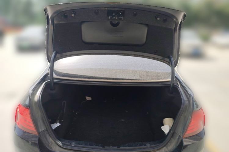 Used BMW 5 Series 2011 523Li Luxury Model
