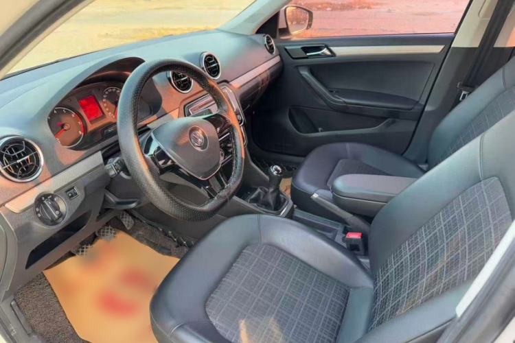 Used Volkswagen Jetta 2017 1.5L Manual Comfort Model Exterior 6