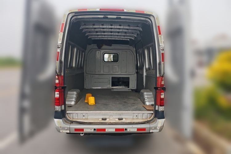 Used Foton Toano 2023 Joy Elephant Van 2.0T Manual Long Wheelbase Mid-Roof Design Rear Single Tire 3-Seater