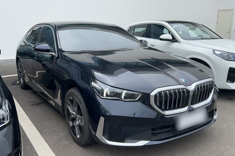 Used BMW 5 Series 2024 530Li Leading Luxury Package Exterior 3