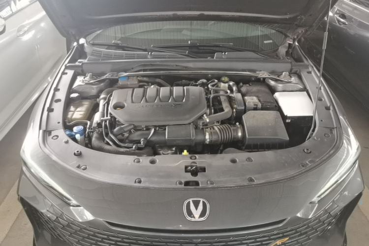 Used CHANGAN UNI-V 2022 2.0T Leading-Speed Edition