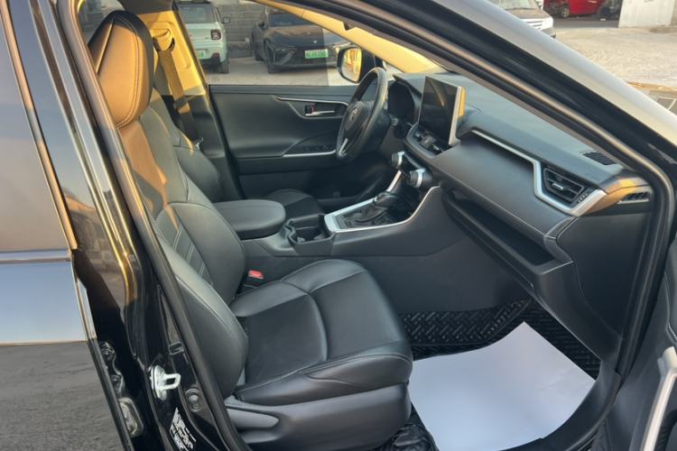 Used Toyota Wildlander 2022 2.0L CVT Two-Wheel Drive Luxury Edition
