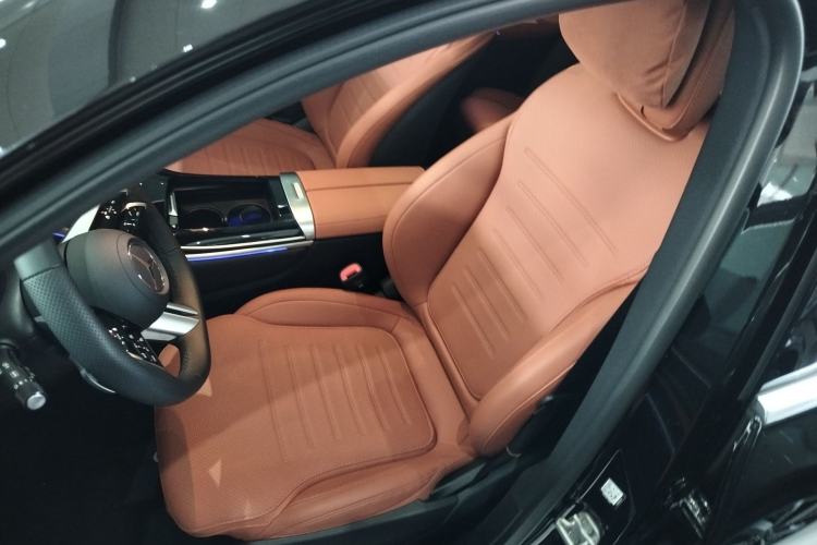 Used Mercedes-Benz GLC 2025 GLC 260 L 4MATIC Luxury Model