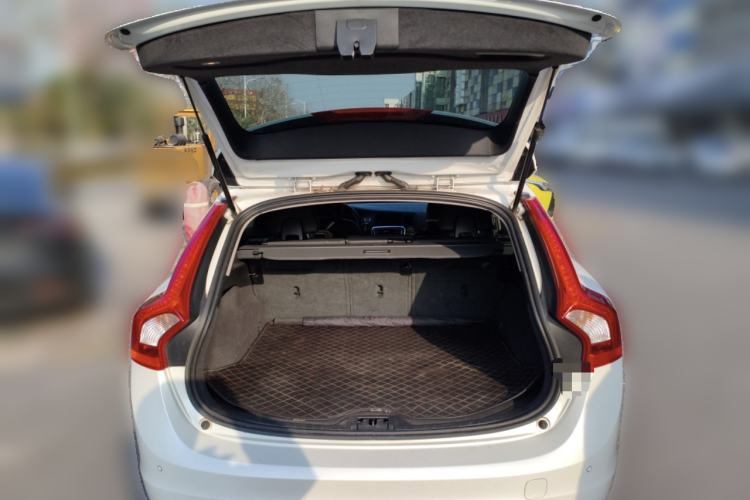 Used Volvo V60 2017 T5 Zhiyi Edition China V Standard