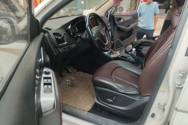 Used Baojun 560 2016 1.8L iAMT Luxury Model Driver Seat