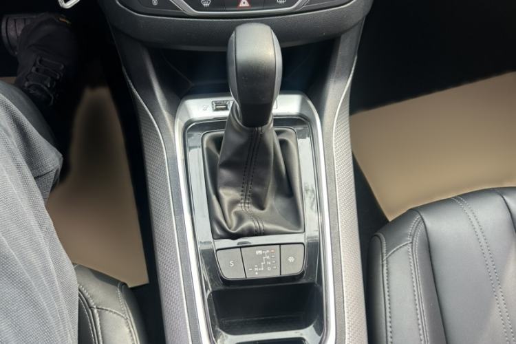 Used Peugeot 408 2020 360THP 10th Anniversary Premium Edition Interior 10