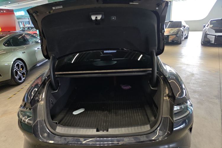 Used Xiaomi Auto SU7 2024 Four-Wheel Drive Ultra-Long Range Advanced Intelligent Driving Max Edition
