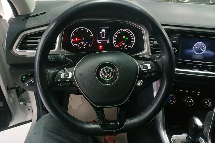 Used Volkswagen T-ROC 2019 280TSI DSG Two-Wheel Drive Advanced Version China VI Standard Steering Wheel