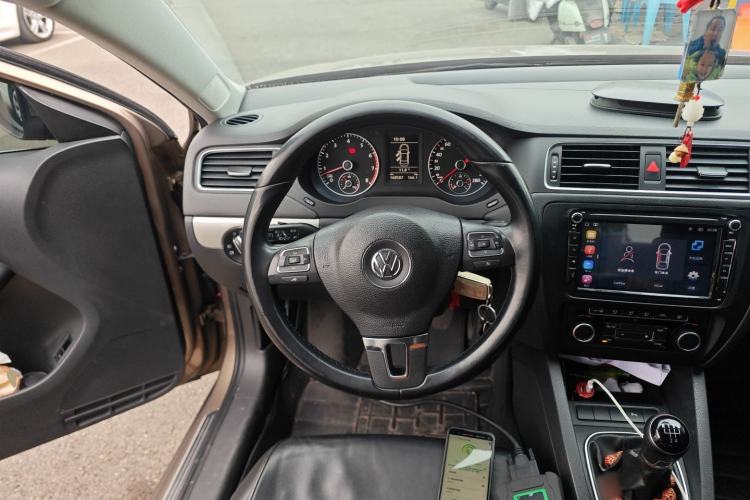 Used Volkswagen Sagitar 2014 Revised Version 1.4TSI Manual Luxury Edition
