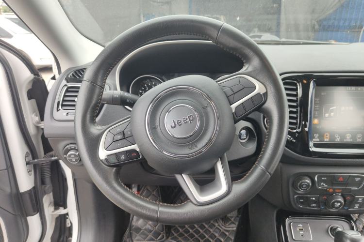 Used Jeep Compass 2017 200T Automatic Prestige Edition Steering Wheel