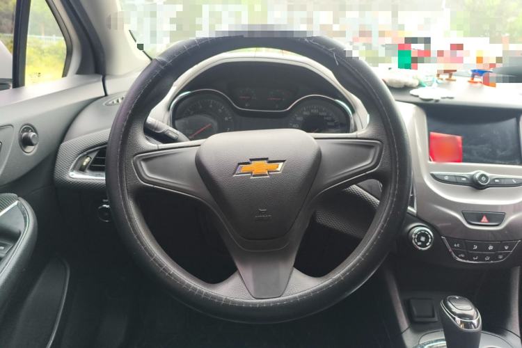 Used Chevrolet Cruze 2017 1.5L Automatic Pioneer Sunroof Edition
