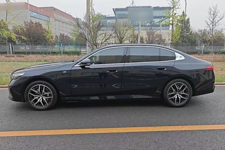 Used BMW i5 2024 eDrive 35L Luxury Model with M Sport Package