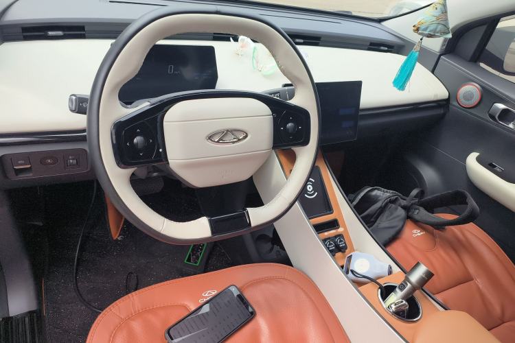 Used Chery QQ Little Ant 2024 Refreshed Version Youth Edition 321 km Beloved Edition 29.23 kWh Center Console