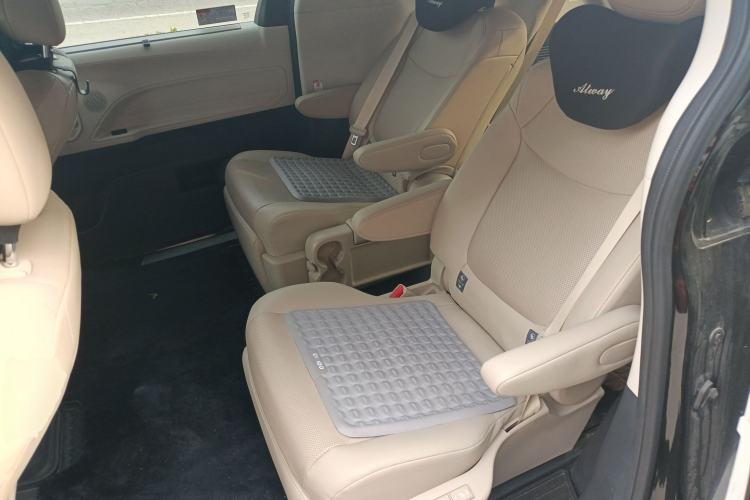 Used Toyota Granvia 2022 2.5L Hybrid Prestige Edition