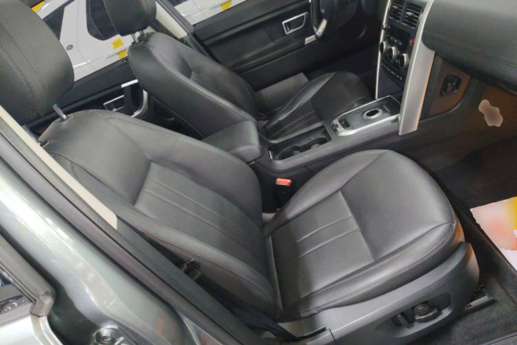 Used Land Rover Discovery Sport 2018 240 PS SE Version Right Front Seat
