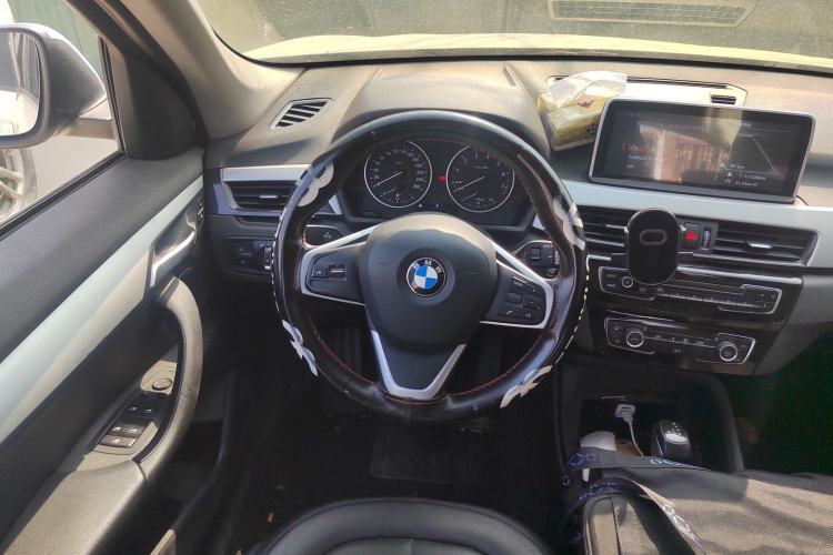 Used BMW X1 2018 sDrive18Li Fashion Model Steering Wheel
