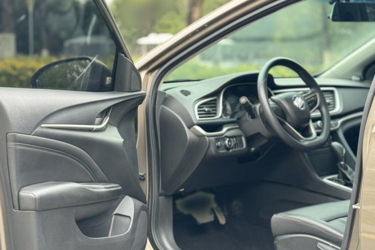 Used Buick GT 2015 15N Automatic Deluxe Edition