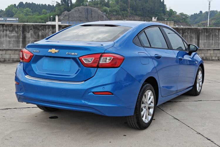 Used Chevrolet Cruze 2017 1.5L Automatic Pioneer Sunroof Edition Exterior 5