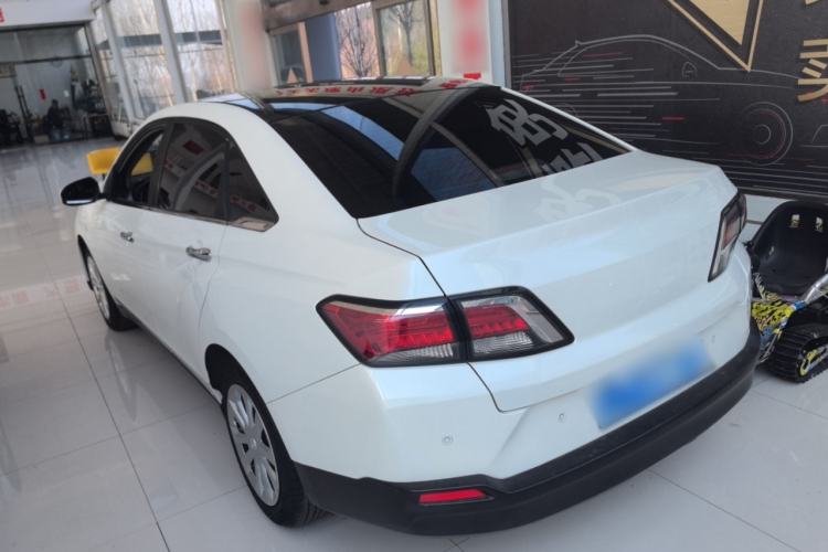 Used Venucia D60 2019 100 000 Glory 1.6L Entry Manual ChenShang Edition China VI
