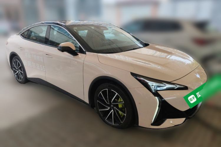 Used ARCFOX Alpha S5 2024 708MAX 200kW Front Right 45 Deg