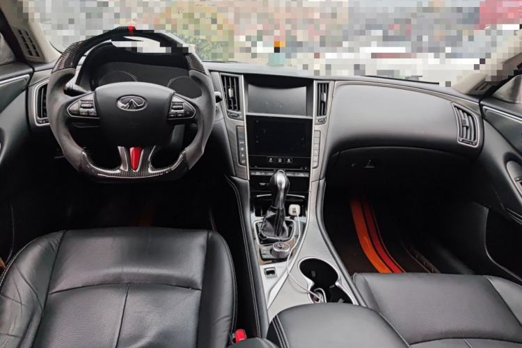 Used Infiniti Q50L 2016 2.0T Enjoyment Edition Center Console