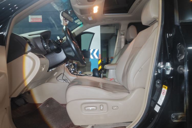 Used Toyota Highlander 2012 2.7L Two-Wheel Drive 7-Seater Luxury Edition
