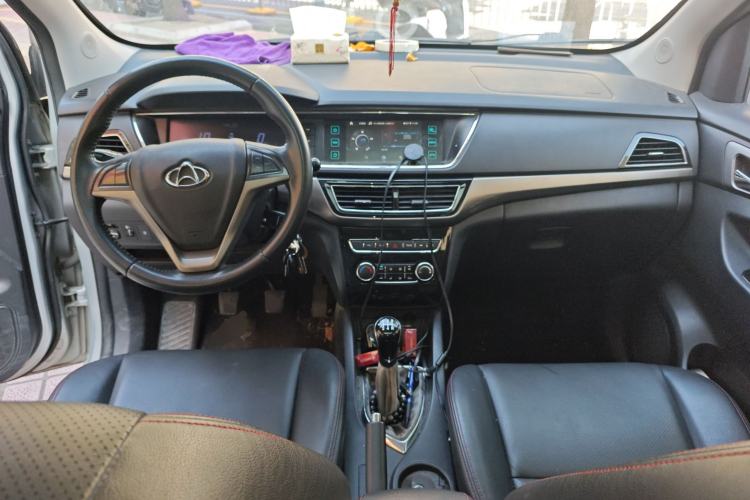 Used CHANGAN KAICHENG Oushang A600 2016 1.5L Manual Luxury 7-Seater Center Console